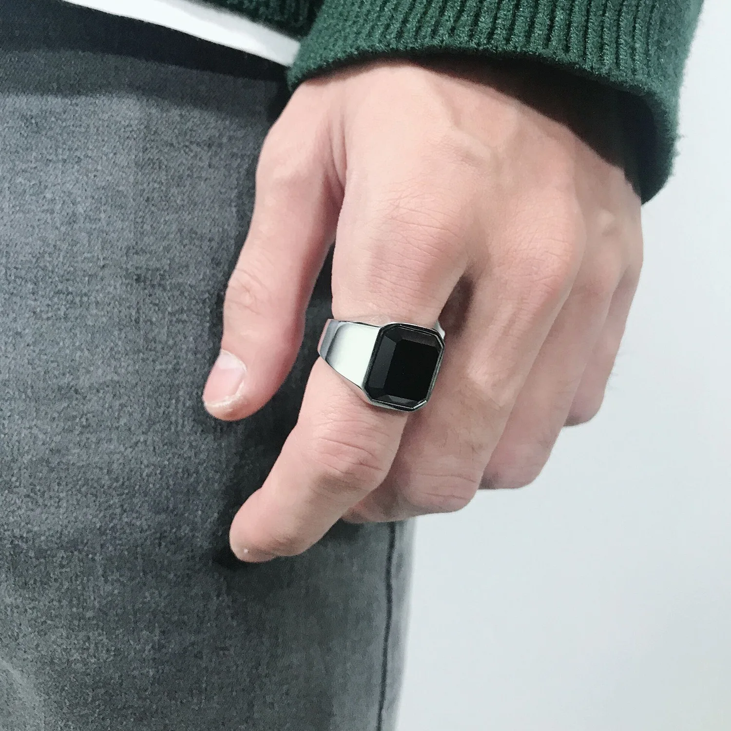 Wholesale Vintage Fashion Stainless Steel Inlaid Glass Stone Rings Antique Simple For Men
Wholesale Vintage Fashion Stainless Steel Inlaid Glass Stone Rings Antique Simple For Men