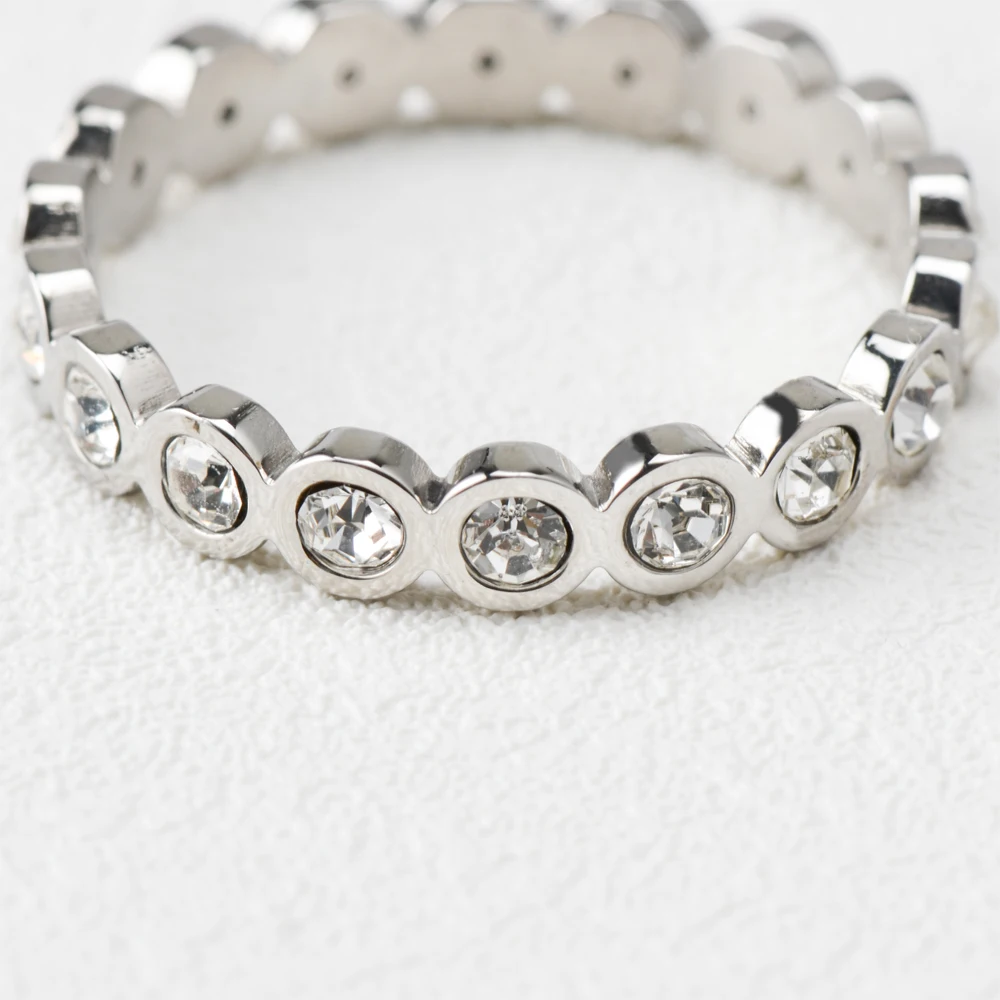 Wholesale Hot Sale Silver Eternity Diamond Ring Women Full Round Cubic Rhinestone Rings Zircon Rings
Wholesale Hot Sale Silver Eternity Diamond Ring Women Full Round Cubic Rhinestone Rings Zircon Rings