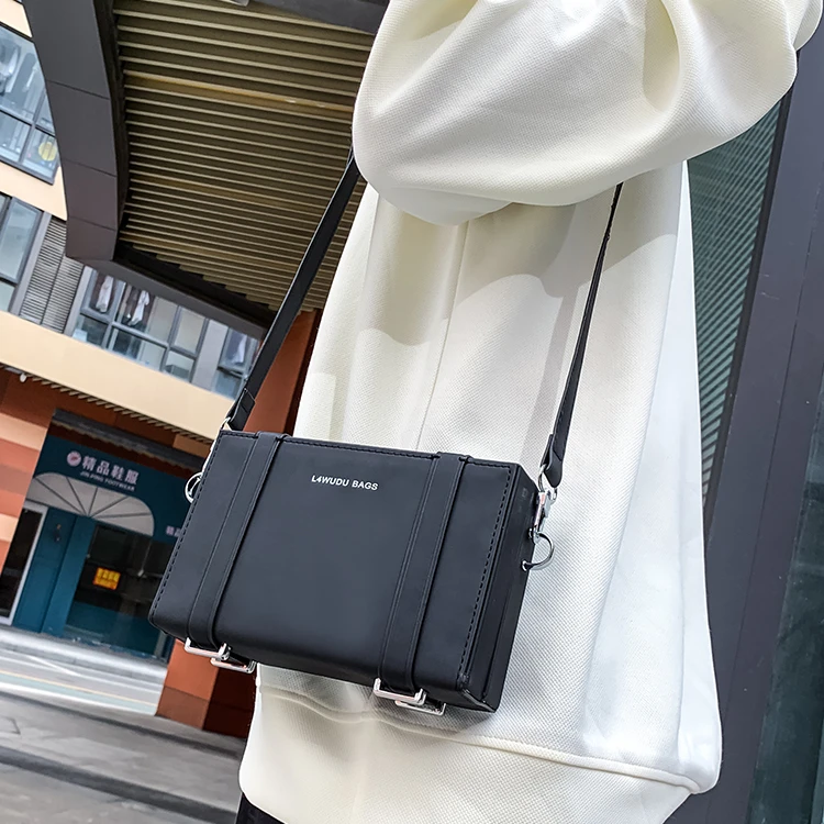 OEM Classical Design Outdoor Sport Fashion Style Custom Men Bag Crossbody Bag Men Custom Messenger bag, Black,silver;blue;grey
OEM Classical Design Outdoor Sport Fashion Style Custom Men Bag Crossbody Bag Men Custom Messenger bag, Black,silver;blue;grey