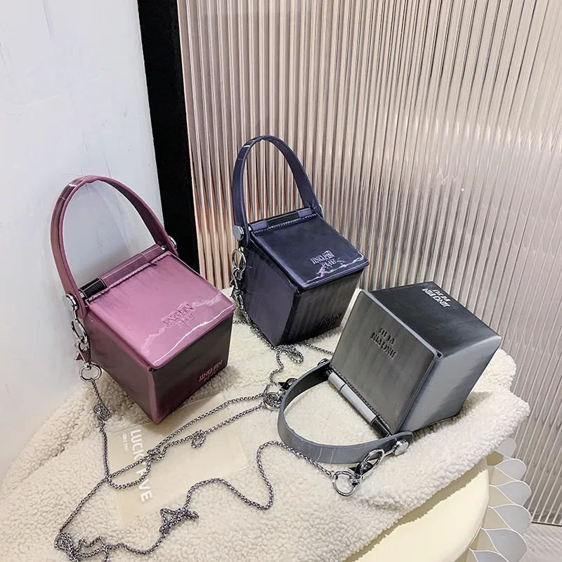 Designer Mini Box Bag Women Shoulder Bag Designer Chains Crossbody Bags Small Funny Purses for Women 2022 Chic Clutch Handbags
Designer Mini Box Bag Women Shoulder Bag Designer Chains Crossbody Bags Small Funny Purses for Women 2022 Chic Clutch Handbags