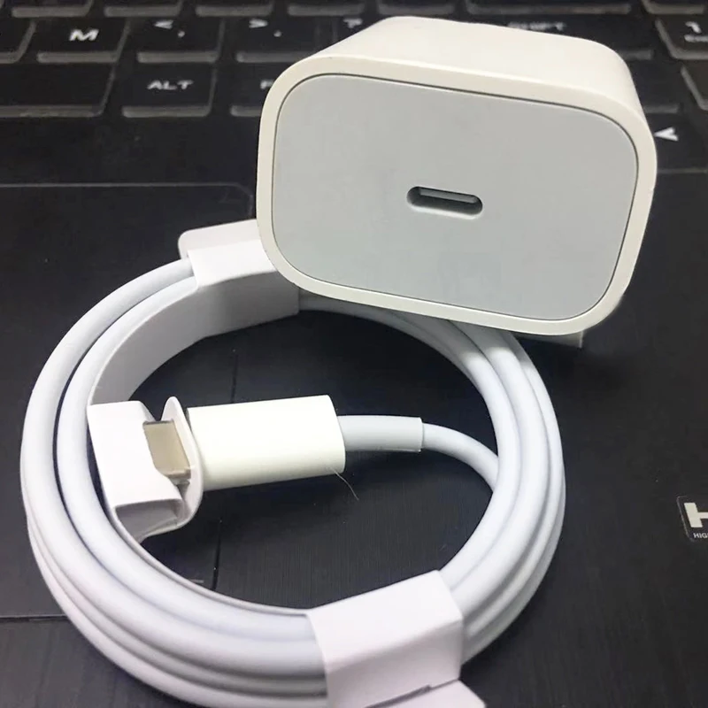 Hot selling 20w pd charger for iPhone 11pro max 12pro 13 pro max power adapter with type c fast cable 
Hot selling 20w pd charger for iPhone 11pro max 12pro 13 pro max power adapter with type c fast cable