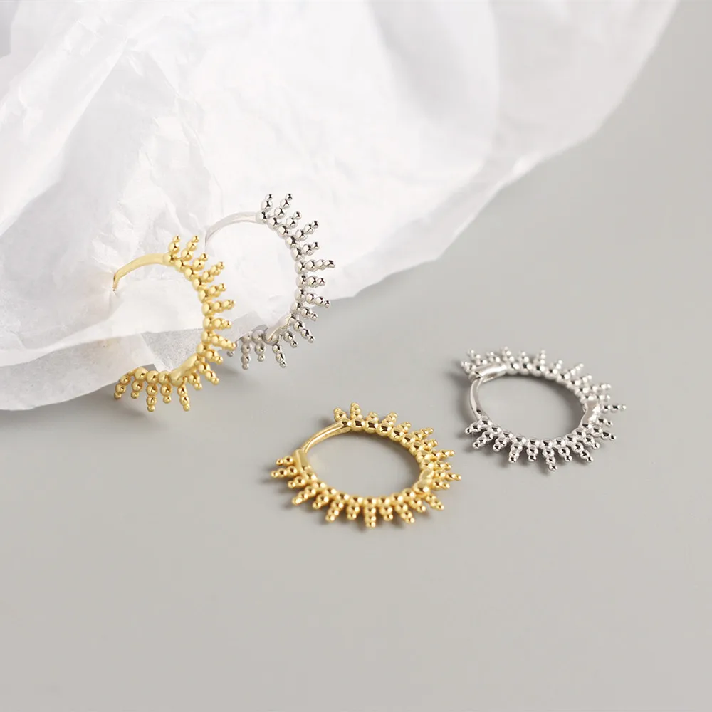 S925 sterling silver INS personality geometric small round bead earring ear buckle silver earrings for women
S925 sterling silver INS personality geometric small round bead earring ear buckle silver earrings for women