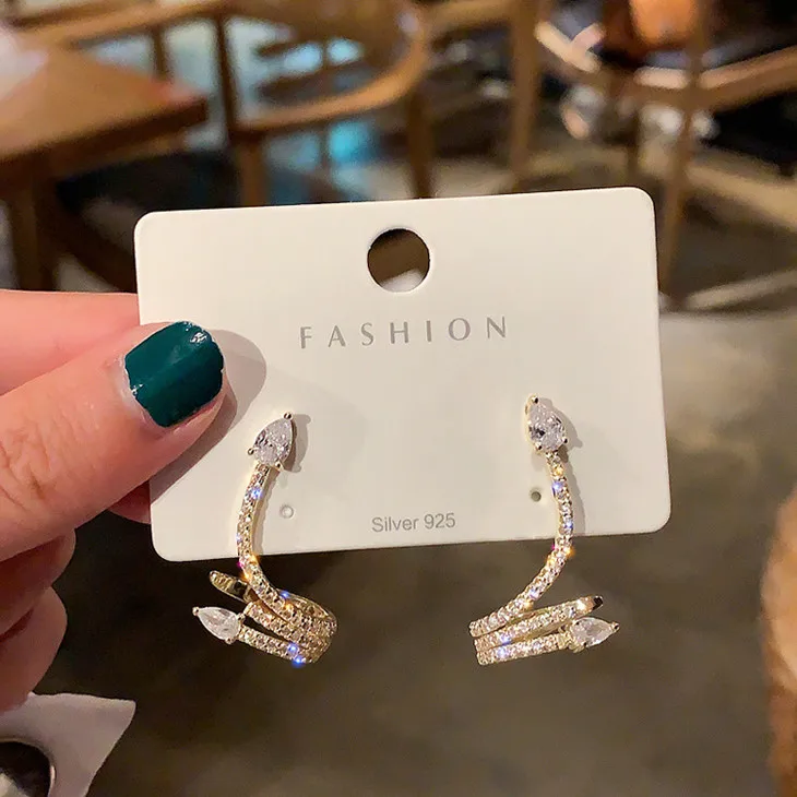 Popular real gold plating snake iced out earring stud drop wholesale gold plated earring
Popular real gold plating snake iced out earring stud drop wholesale gold plated earring