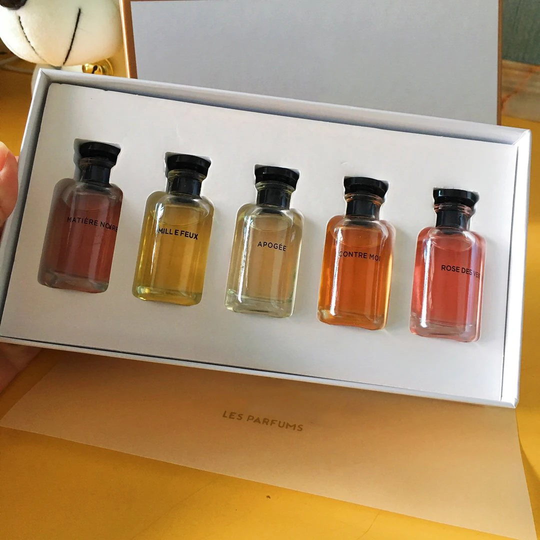 High-end Luxury Makeup Fragrance Sets 5pcs Perfume EDT With Box 10ml* 5 in 1 perfume set Free Ship
High-end Luxury Makeup Fragrance Sets 5pcs Perfume EDT With Box 10ml* 5 in 1 perfume set Free Ship
