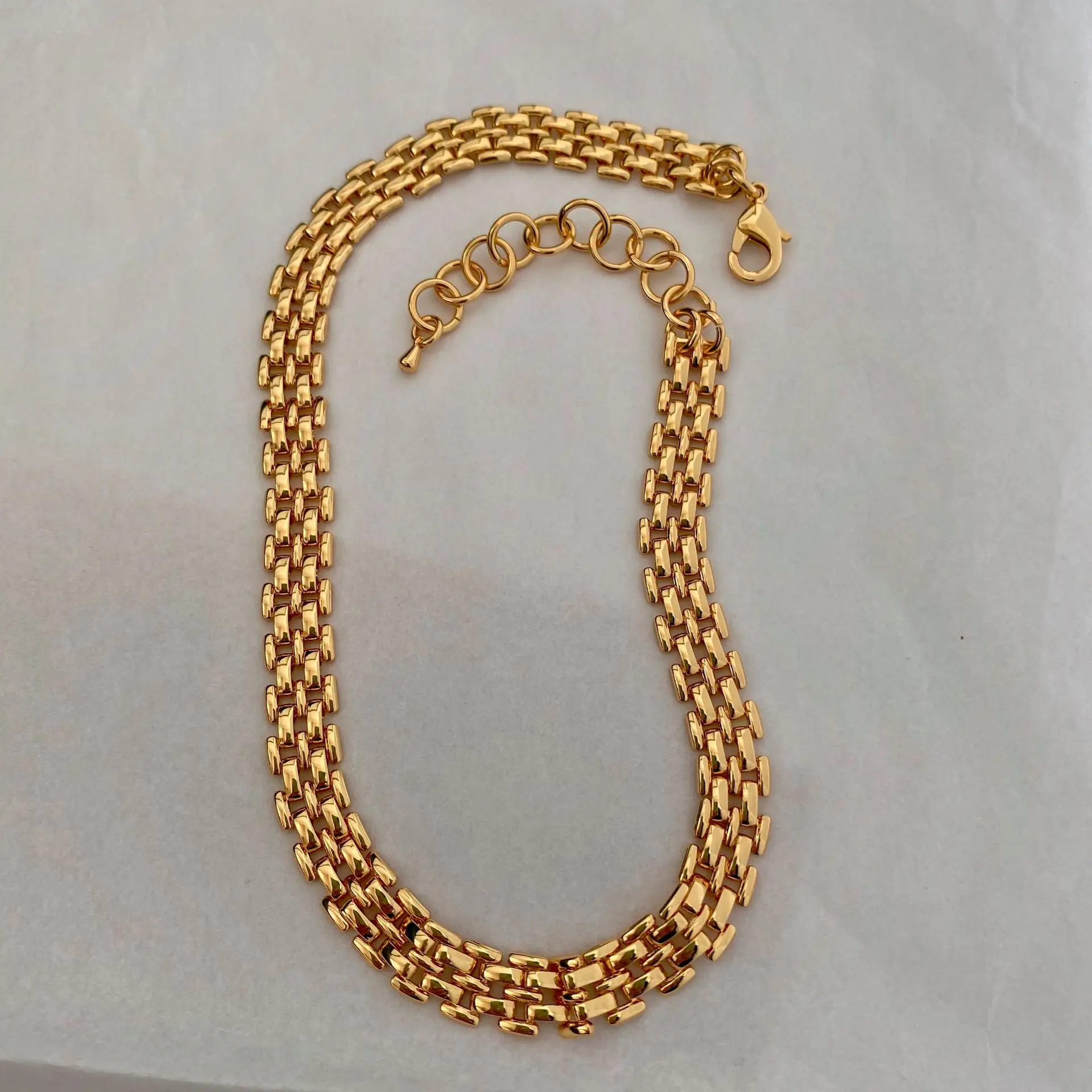 2020 Fashion Dainty Brass 18K Gold Plated Watchband Shape Link Chain Necklace High Polishing Choker Necklaces Jewelry for Women
2020 Fashion Dainty Brass 18K Gold Plated Watchband Shape Link Chain Necklace High Polishing Choker Necklaces Jewelry for Women