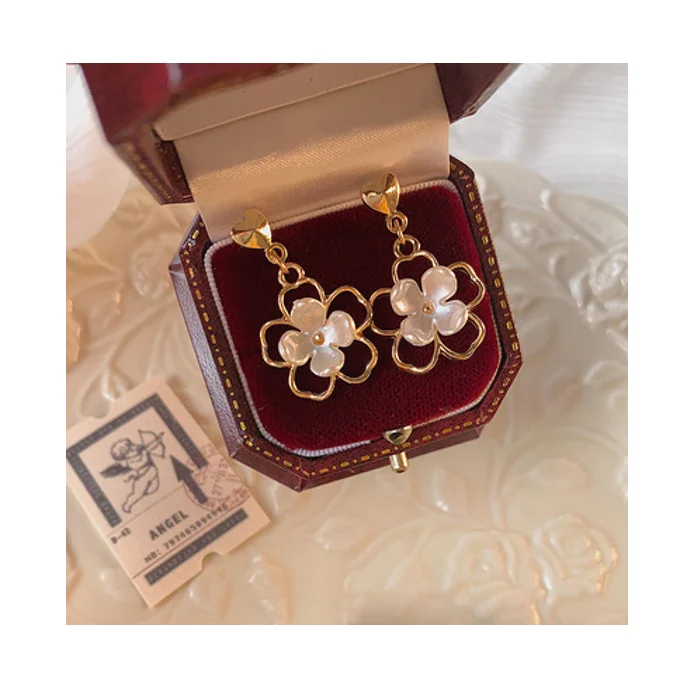 Autumn Winter New Earrings Vintage Matte drop Earrings for women Metal Fashion Statement Dangle Earring 2020 Trend Jewelry
Autumn Winter New Earrings Vintage Matte drop Earrings for women Metal Fashion Statement Dangle Earring 2020 Trend Jewelry