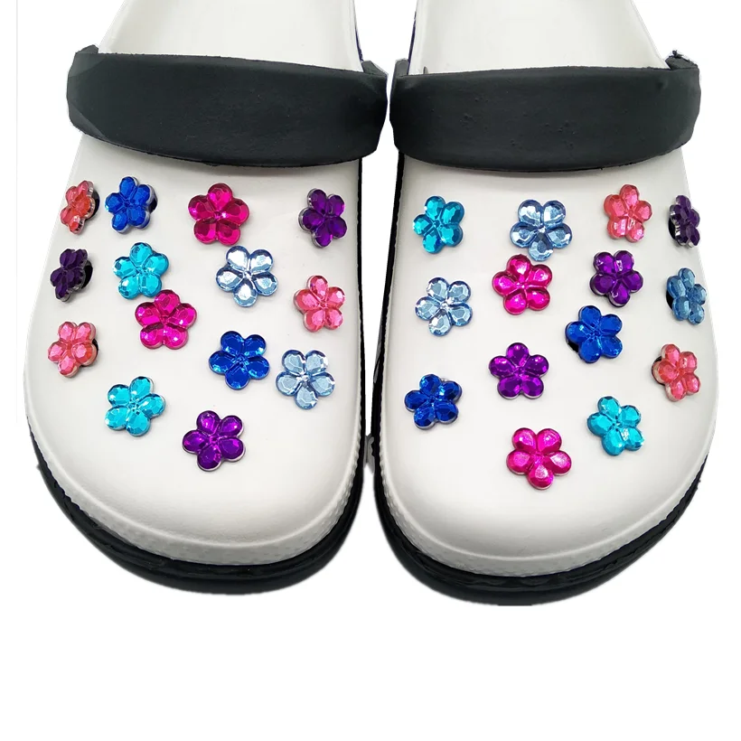 new trend custom PVC crystal flowers shoe lace charms designer charms for croc decorations croks bracelets for kids gift
new trend custom PVC crystal flowers shoe lace charms designer charms for croc decorations croks bracelets for kids gift