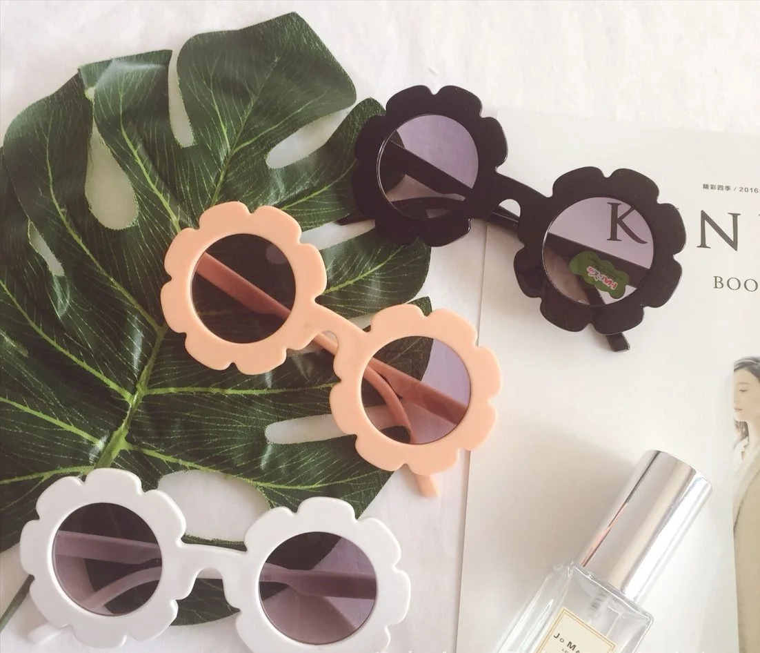 2020 Vintage fashion Child Cute Sun glasses Round Sunglasses lovely sunglasses For Kids
2020 Vintage fashion Child Cute Sun glasses Round Sunglasses lovely sunglasses For Kids