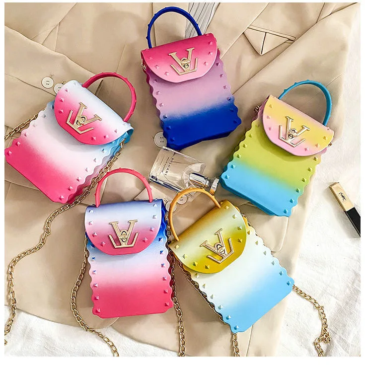 MD-20032608 2021 Summer newest rainbow color crossbody bag women handbags jelly purses women hand bags
MD-20032608 2021 Summer newest rainbow color crossbody bag women handbags jelly purses women hand bags