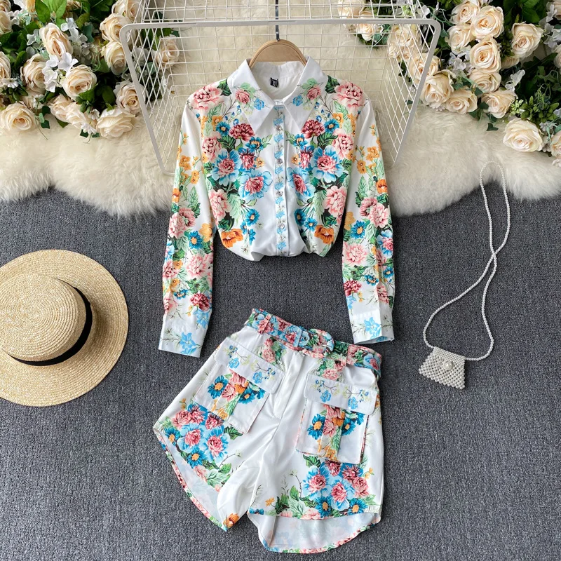 2021 Multi Pattern Prinr Retro Long Sleeve Loose Puff Shirt Empire Shorts Elegant Women Fashion Set, Picture color
2021 Multi Pattern Prinr Retro Long Sleeve Loose Puff Shirt Empire Shorts Elegant Women Fashion Set, Picture color