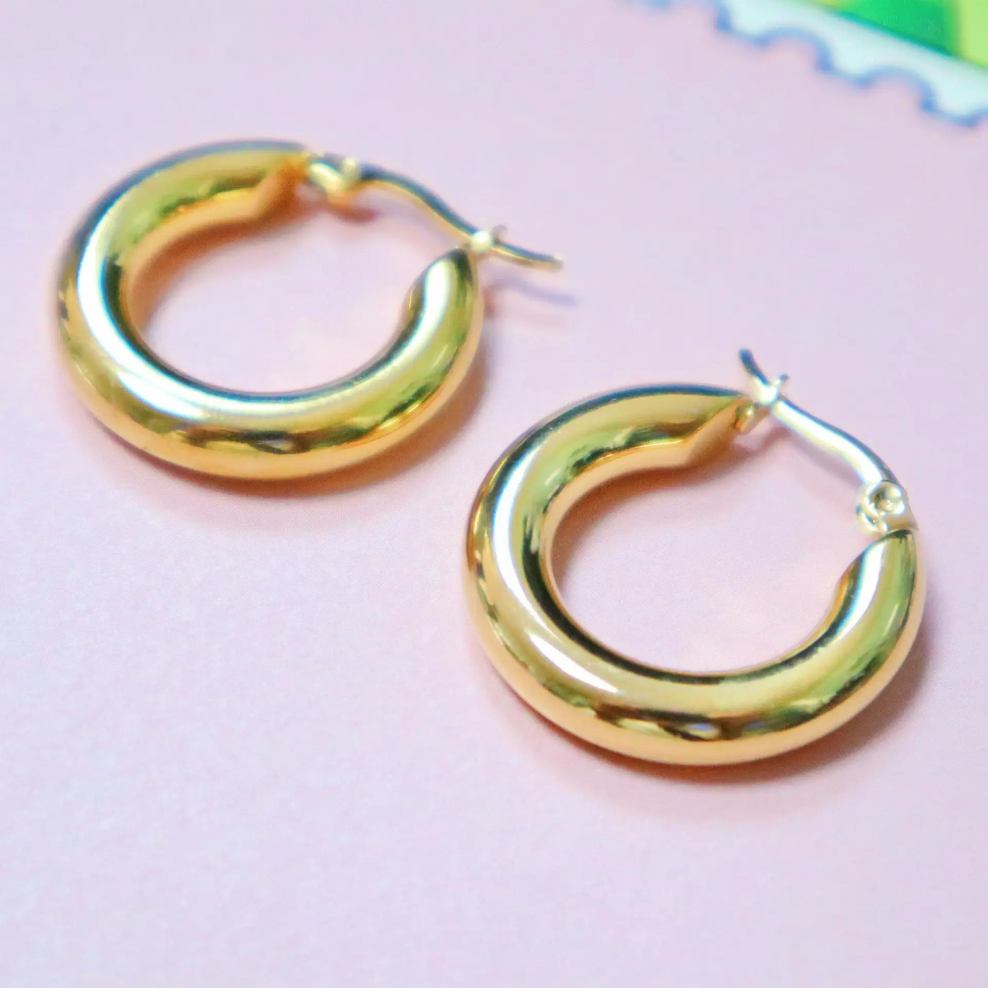Classic Fashion 316L Stainless Steel Hoop Earring Gold Plating Chunky Tube Hoop Earring
Classic Fashion 316L Stainless Steel Hoop Earring Gold Plating Chunky Tube Hoop Earring