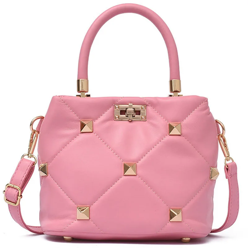 Noble Temperament Golden Rivet Diamond Pattern Ladies Shoulder Bag New Fashion Cross-border Retro Portable Messenger Bag YGH219
Noble Temperament Golden Rivet Diamond Pattern Ladies Shoulder Bag New Fashion Cross-border Retro Portable Messenger Bag YGH219