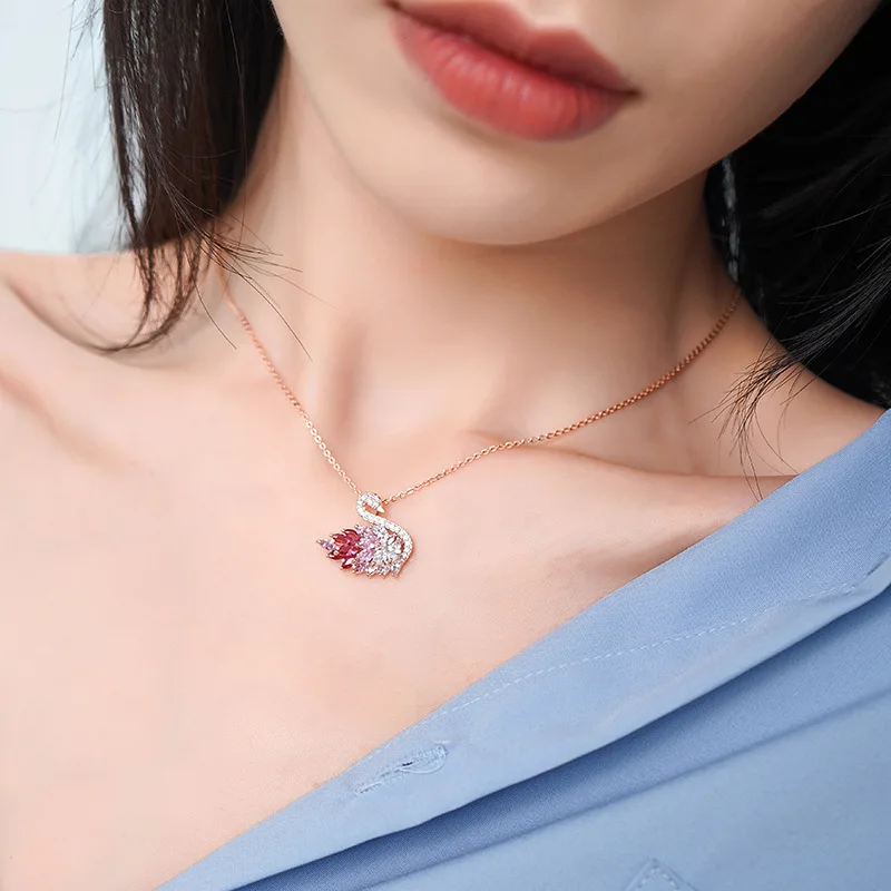 XL88923 Fashion design gold plated brass women jewelry color zircon fury duck black swan pendant necklaces
XL88923 Fashion design gold plated brass women jewelry color zircon fury duck black swan pendant necklaces