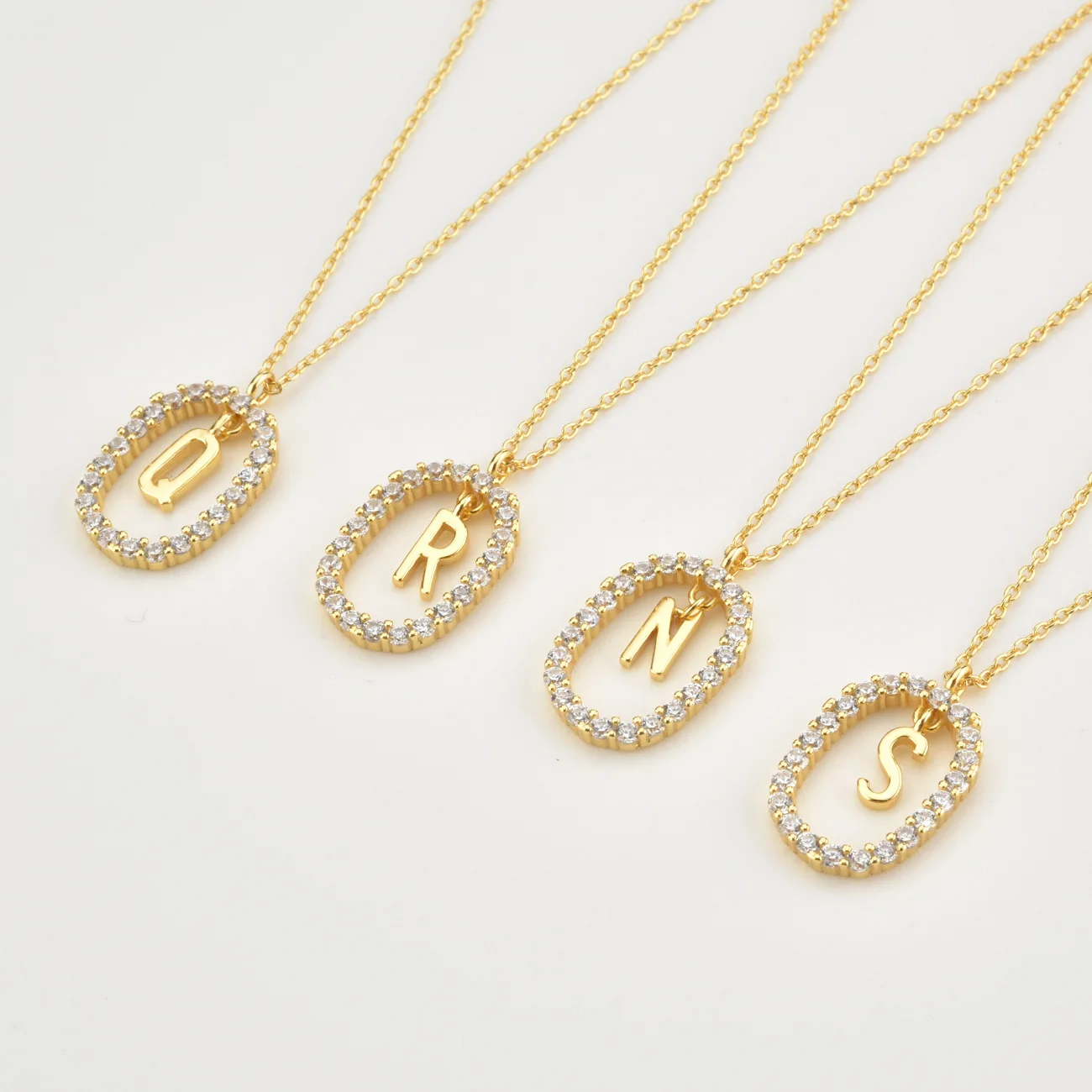 Custom 2023 Best Selling Waterproof 18k Gold Zircon Oval Letter Pendant Cuban Chain Stainless Steel Necklaces Fashion Jewelry
Custom 2023 Best Selling Waterproof 18k Gold Zircon Oval Letter Pendant Cuban Chain Stainless Steel Necklaces Fashion Jewelry