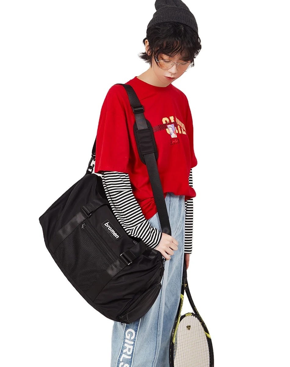 2021 bags fashionable duffel bag for men luxury customize high quality men sport bag
2021 bags fashionable duffel bag for men luxury customize high quality men sport bag