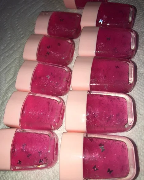 Wholesale custom natural lip gloss with unique lip gloss container and butterfly for kids !
Wholesale custom natural lip gloss with unique lip gloss container and butterfly for kids !