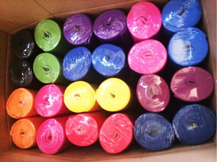 लाइट पर्पल कस्टम नॉन स्लिप पिलेट्स इको फ्रेंडली टीपीई योगा मैट फोल्डेबल विथ ट्रैवल बैग 8