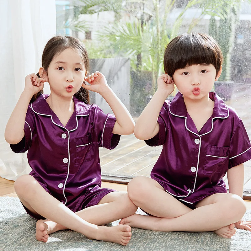 Custom Top supplier silk Fabric Kid Pajamas Clothing Set Boys Girls Children Sleepwear Girls Baby Cute Pajamas teenager clothing
Custom Top supplier silk Fabric Kid Pajamas Clothing Set Boys Girls Children Sleepwear Girls Baby Cute Pajamas teenager clothing