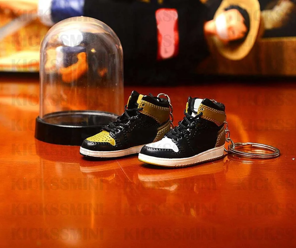 dropshipping wholesale 1's "GOLD TOP 3 " sneaker keychains doll accessory 1/6 SCALE 3D Mini Shoe Sneaker keychain
dropshipping wholesale 1's "GOLD TOP 3 " sneaker keychains doll accessory 1/6 SCALE 3D Mini Shoe Sneaker keychain
