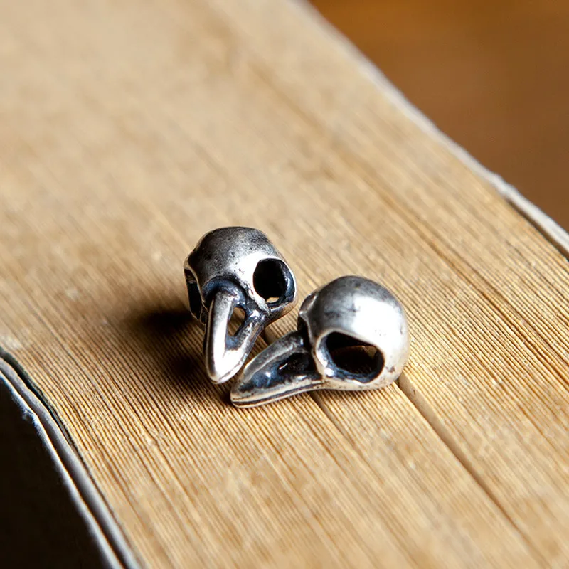 S925 Sterling Silver Bird Head Skull Vintage Stud Earrings For Men And Women Punk Rock Hip Hop Style Eagle Earrings Gift
S925 Sterling Silver Bird Head Skull Vintage Stud Earrings For Men And Women Punk Rock Hip Hop Style Eagle Earrings Gift