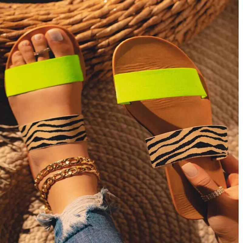 SD-92 high quality bulk wholesale glitter neom green double cross strap flat PU leather sole slipper sandals for women outdoor, Picture show , squine colors
SD-92 high quality bulk wholesale glitter neom green double cross strap flat PU leather sole slipper sandals for women outdoor, Picture show , squine colors