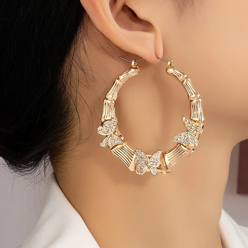 Personalized Gold Plated Hoop Earrings Exaggerated Large Hollow Rhinestone Butterfly Bamboo Earrings For Women
Personalized Gold Plated Hoop Earrings Exaggerated Large Hollow Rhinestone Butterfly Bamboo Earrings For Women