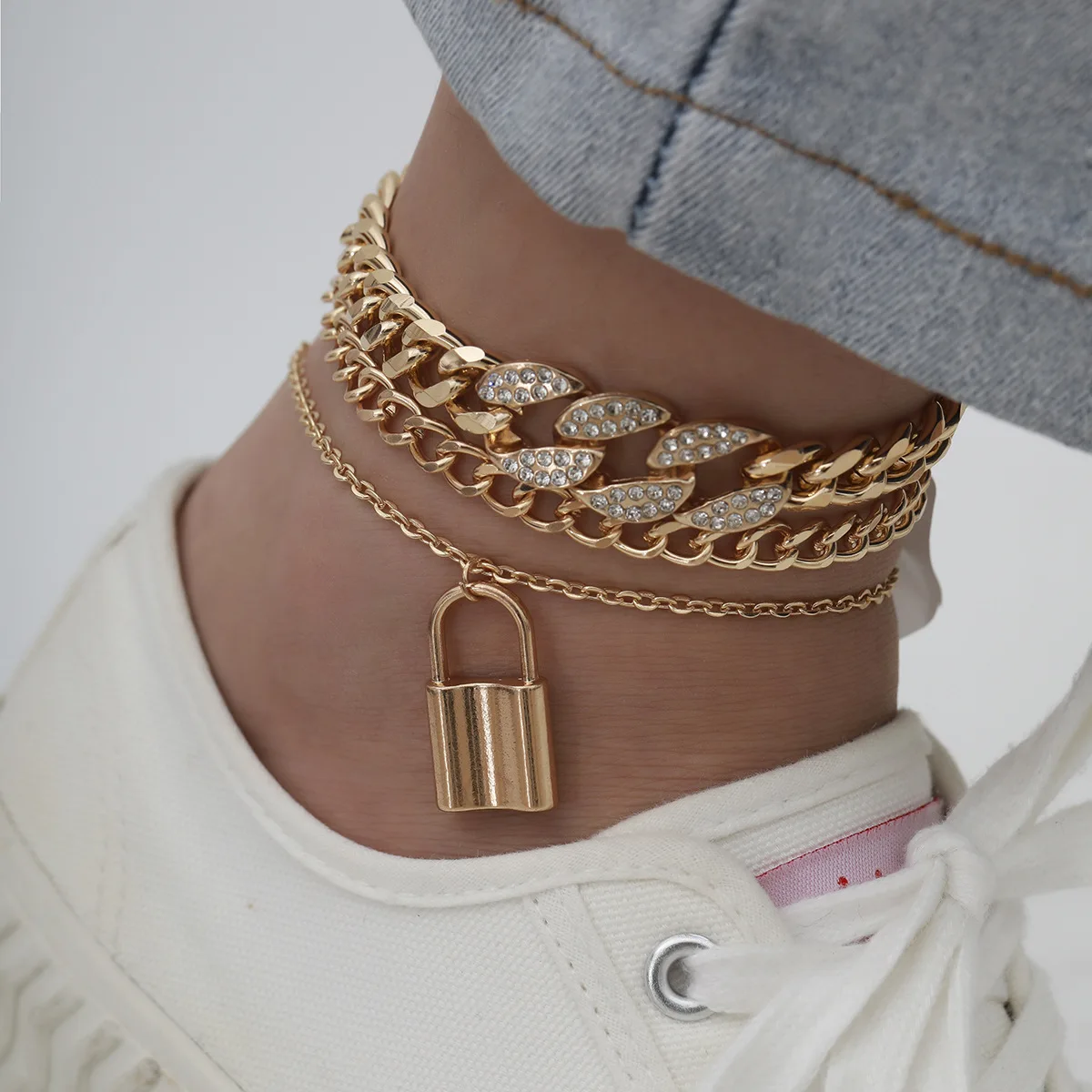 2021 Cuban Chain Rhinestone Lock Pendant Anklet Set for Women 18K Gold or White Gold Plated Chain Punk Ankle Bracelets for Women, As the pictures
2021 Cuban Chain Rhinestone Lock Pendant Anklet Set for Women 18K Gold or White Gold Plated Chain Punk Ankle Bracelets for Women, As the pictures