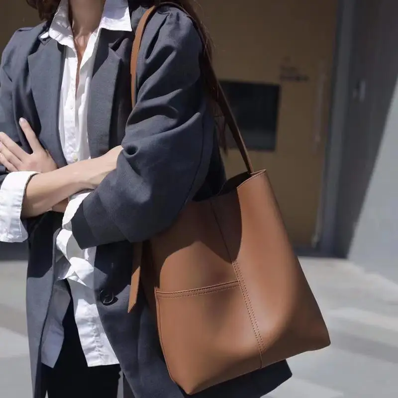 Women's fashion casual simple plain shoulder bag Fashion Designer Pu Leather Material Women Handbag Wholesale
Women's fashion casual simple plain shoulder bag Fashion Designer Pu Leather Material Women Handbag Wholesale