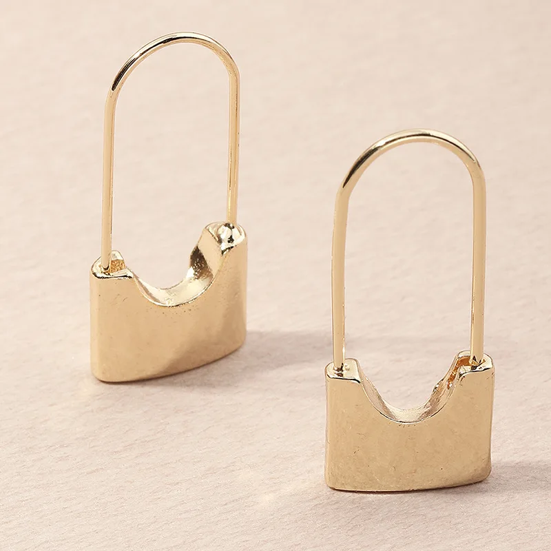 JUHU New creative design sense lock-shaped earrings golden retro street fashion earrings metal alloy geometric jewelry for women, Gold
JUHU New creative design sense lock-shaped earrings golden retro street fashion earrings metal alloy geometric jewelry for women, Gold