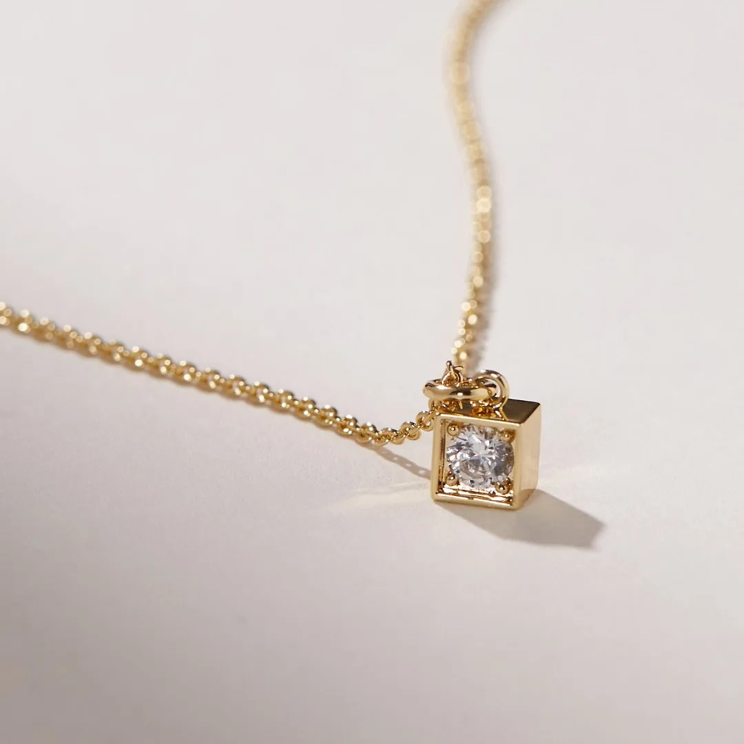 Waterproof 18K Gold 316L Stainless Steel Cubic Zircon Square Necklace Titanium Steel Diamond Cube Pendant Necklace
Waterproof 18K Gold 316L Stainless Steel Cubic Zircon Square Necklace Titanium Steel Diamond Cube Pendant Necklace