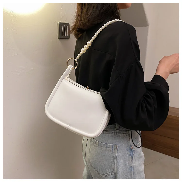 2021 new fashion summer designer bag purse single shoulder women pearl armpit crossbody shoulder bag korea
2021 new fashion summer designer bag purse single shoulder women pearl armpit crossbody shoulder bag korea