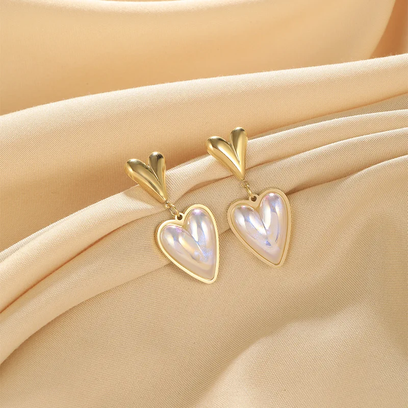 New Arrival Fashion Heart Shape Stud Earrings Personality Simple Heart Love 18K Gold Plated Stainless Steel Earrings
New Arrival Fashion Heart Shape Stud Earrings Personality Simple Heart Love 18K Gold Plated Stainless Steel Earrings