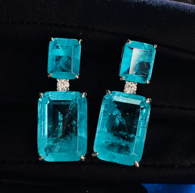 New Paraiba Sapphire Stud Earrings Female European and American Elegance 925 Sterling Silver Earrings Earrings
New Paraiba Sapphire Stud Earrings Female European and American Elegance 925 Sterling Silver Earrings Earrings