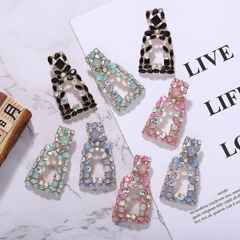 European and American super flash full diamond T earrings fashion catwalk geometric earrings, 4 kinds of color 
European and American super flash full diamond T earrings fashion catwalk geometric earrings, 4 kinds of color