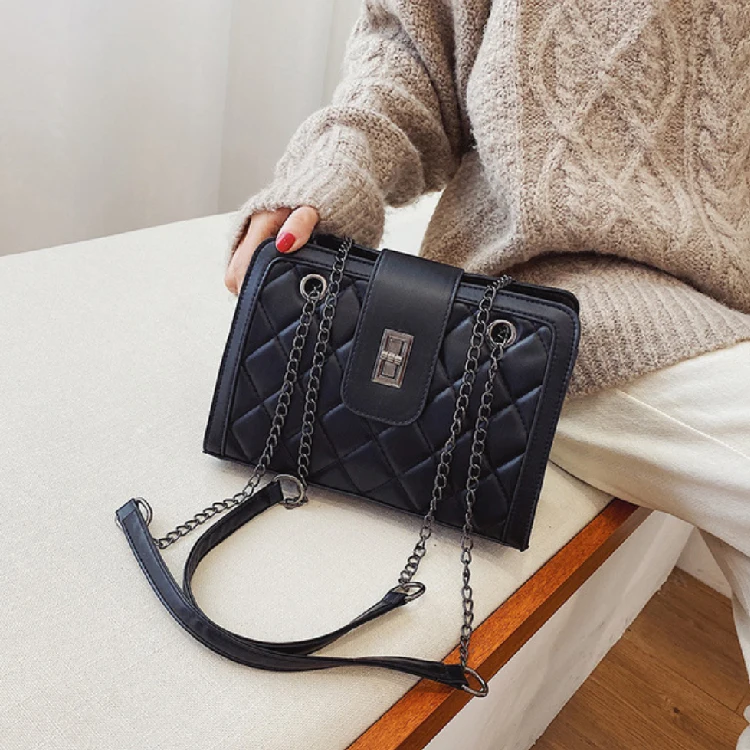 New Arrival chain shoulder ladies Crossbody bag embroidery patterm Structured Purses and handbags for women
New Arrival chain shoulder ladies Crossbody bag embroidery patterm Structured Purses and handbags for women