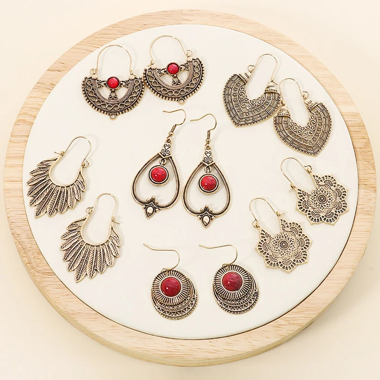 Retro palace style long tassel leaf pendant stud earrings bohemian geometric love flower earrings female party jewelry
Retro palace style long tassel leaf pendant stud earrings bohemian geometric love flower earrings female party jewelry