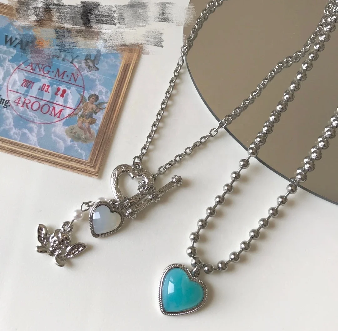 Retro Green Peach Heart Pendant Little Angel Peach Heart Necklace Titanium Steel Necklace Clavicle Chain For Women's
Retro Green Peach Heart Pendant Little Angel Peach Heart Necklace Titanium Steel Necklace Clavicle Chain For Women's