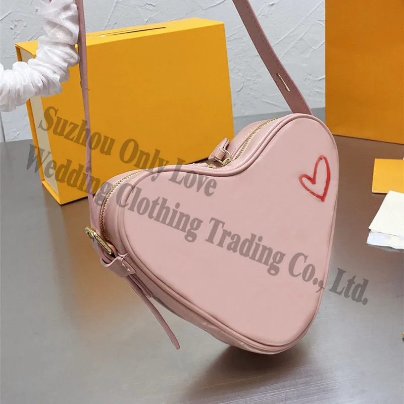 Free Shipping Pink Sweet Young Girl ladies shoulder bags Sweetheart Shape One Side Crossbody bag Real Leather Lady
Free Shipping Pink Sweet Young Girl ladies shoulder bags Sweetheart Shape One Side Crossbody bag Real Leather Lady