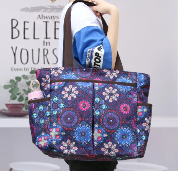 Manufacturers directly wholesale high-quality, good-looking and practical women's shoulder bags, Black
Manufacturers directly wholesale high-quality, good-looking and practical women's shoulder bags, Black