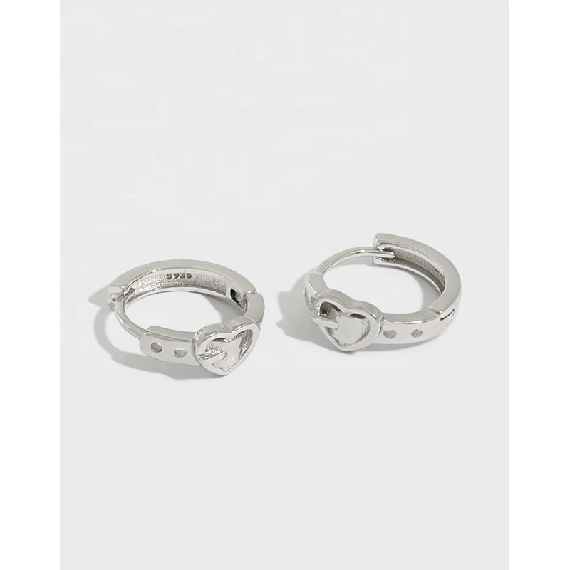Danyang S925 Sterling Silver Earrings Belt Love Heart Gold Platinum Earrings for Young Girls Jewelry
Danyang S925 Sterling Silver Earrings Belt Love Heart Gold Platinum Earrings for Young Girls Jewelry