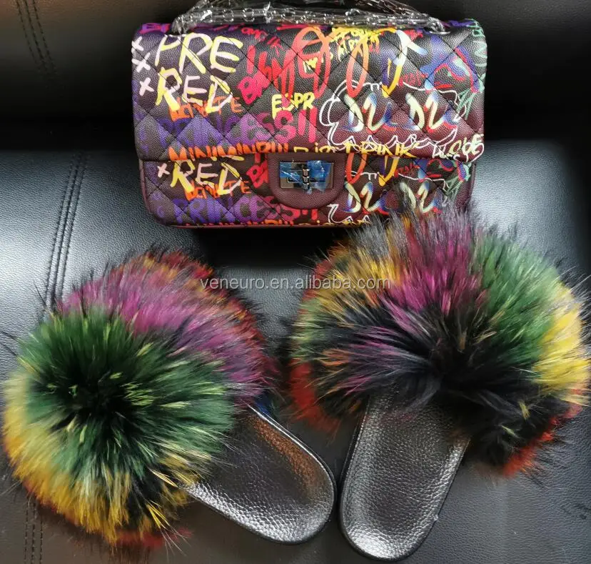 2021 wholesale women furry slides sandal fur slippers fur sandals with matching graffiti bag purse, Customized color
2021 wholesale women furry slides sandal fur slippers fur sandals with matching graffiti bag purse, Customized color