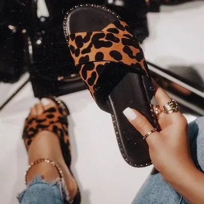 SL-0021 New European And American Leopard Print Flat Heel Slippers Women Fashion Trendy 2021 Hot Sale Sandals For Women And Lady, Multi color
SL-0021 New European And American Leopard Print Flat Heel Slippers Women Fashion Trendy 2021 Hot Sale Sandals For Women And Lady, Multi color