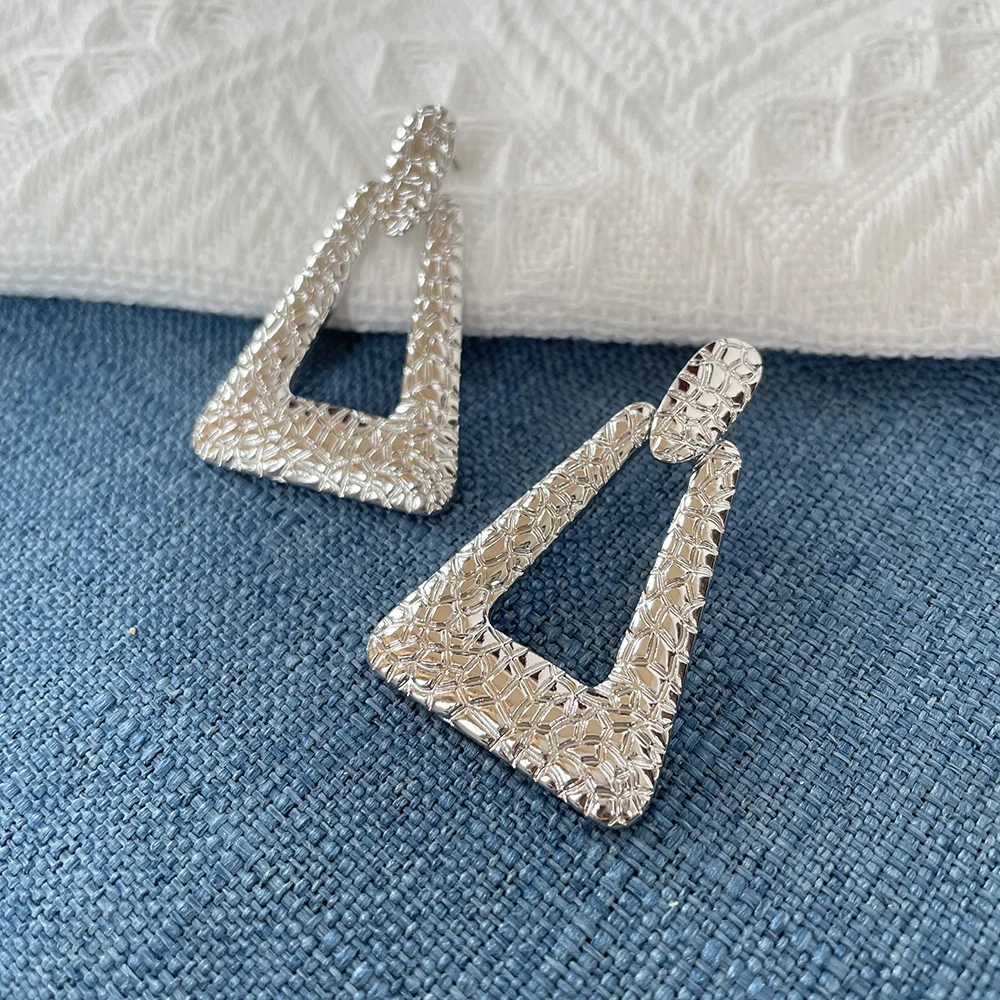 KITI Factory Direct Sale Silver Plated Women Metal Alloy Punk Triangle Drop Earrings
KITI Factory Direct Sale Silver Plated Women Metal Alloy Punk Triangle Drop Earrings