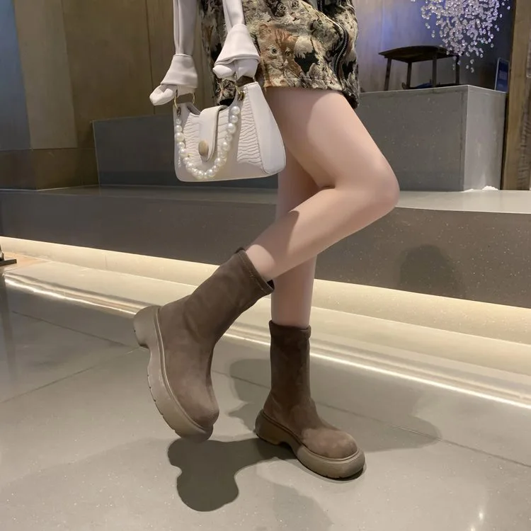 Lady Casual Shoes Solid Color Woman Winter Plush High Quality Black Mid Heel Boots, Black,khaki
Lady Casual Shoes Solid Color Woman Winter Plush High Quality Black Mid Heel Boots, Black,khaki