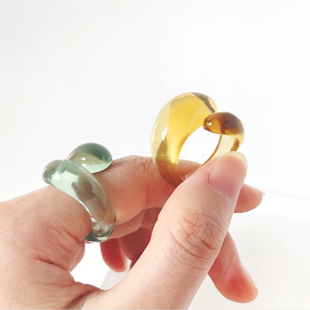 R0284 new designer transparent resin rings for women premium minimal twisted chunky rings clear chic elegant jewelry
R0284 new designer transparent resin rings for women premium minimal twisted chunky rings clear chic elegant jewelry