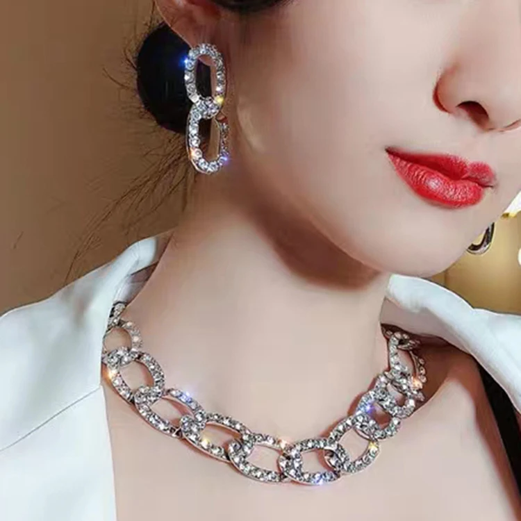 2021 exaggerated light luxury shiny rhinestone geometric chain earrings Cuban chain necklace and earring set jewelry female
2021 exaggerated light luxury shiny rhinestone geometric chain earrings Cuban chain necklace and earring set jewelry female