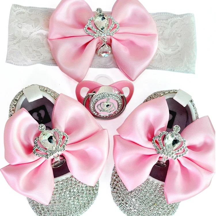 Handmade Pink Ribbon headband baby prewalker shoes crystal bling shoes with rhinestone pacifier for gift
Handmade Pink Ribbon headband baby prewalker shoes crystal bling shoes with rhinestone pacifier for gift