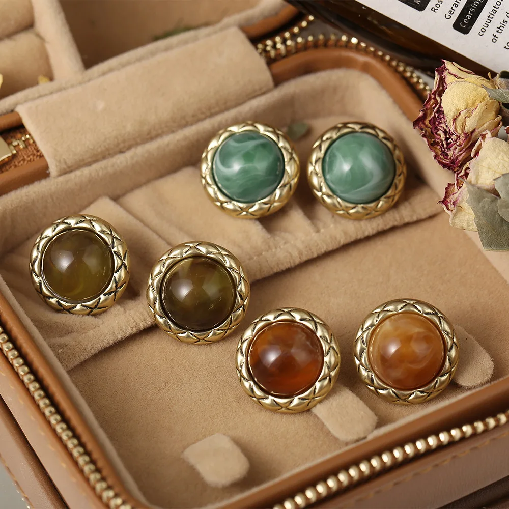 creative simple color acrylic amber earrings women retro inlaid turquoise round stud earrings (SK1324), As picture
creative simple color acrylic amber earrings women retro inlaid turquoise round stud earrings (SK1324), As picture