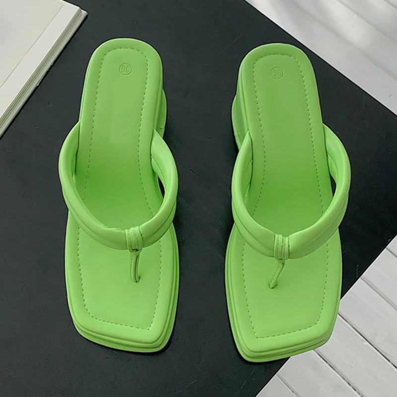 2021 Fashion Fluorescent Green Wedge Slippers Platform Flip Flops Women Square Toe High Heels Summer Ladies Casual Shoes
2021 Fashion Fluorescent Green Wedge Slippers Platform Flip Flops Women Square Toe High Heels Summer Ladies Casual Shoes