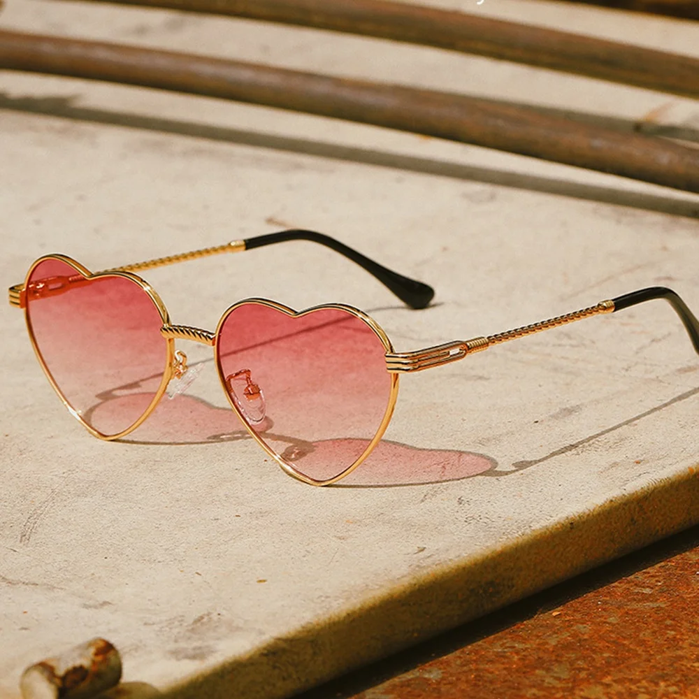 2021 Custom Metal Love Ocean Lens Color Shades Heart Glasses Shaped Sunglasses Women
2021 Custom Metal Love Ocean Lens Color Shades Heart Glasses Shaped Sunglasses Women